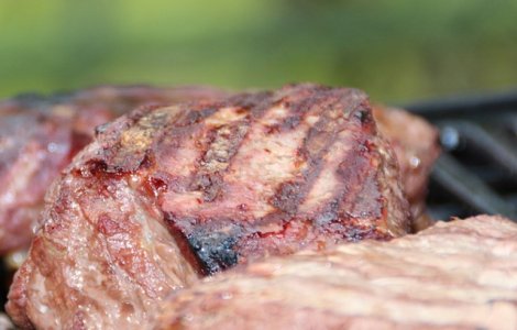 Carne crescuta in laborator din celule stem de provenienta animala, o premiera in China