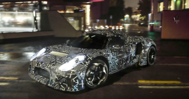 Maserati dezvaluie imagini "sub camuflaj" cu viitorul sau model: lansarea este programata in mai 2020