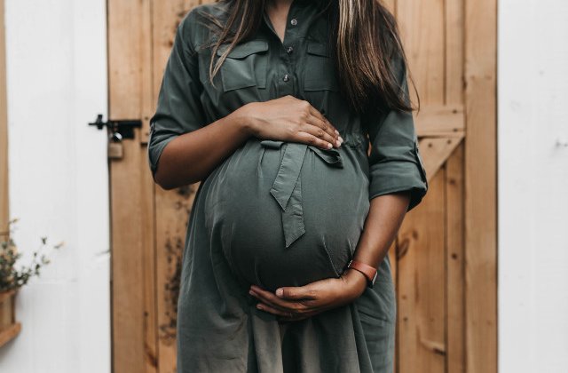 Studiu: Inducerea travaliului in cea de-a 41-a saptamana de sarcina, mai sigura decat sa se astepte 42 de saptamani