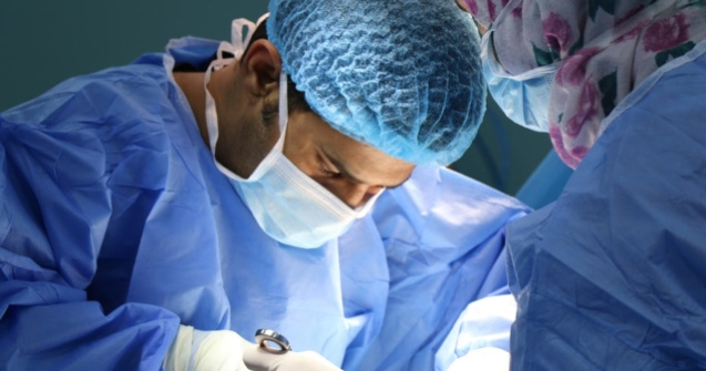 Cum arata plamanii unui barbat care a fumat 30 de ani