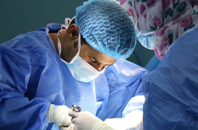 Cum arata plamanii unui barbat care a fumat zilnic timp de 30 de ani / VIDEO