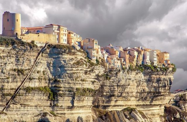 Atentionare de calatorie pentru Franta: Cod PORTOCALIU de vreme nefavorabila