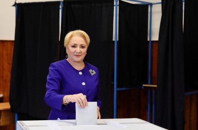 Viorica Dancila, dupa ce a votat: Cine se scoala de dimineata, ajunge departe, nu?
