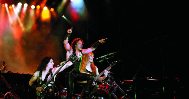 VIDEO: Manowar canta in romana