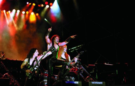 VIDEO: Manowar canta in romana