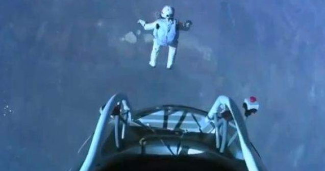  Video  Saltul din stratosfera al lui Felix Baumgartner, realizat cu SUCCES