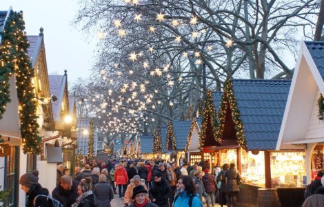 Un copil a murit la Targul de Craciun din Luxemburg, dupa ce a fost lovit de o sculptura de gheata care s-a prabusit
