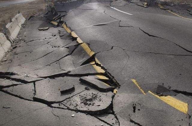 Cutremur cu magnitudinea 6,4 grade in Albania. Cel putin 13 morti si cladiri prabusite