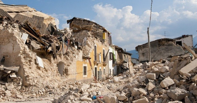 25 de morti si 600 de raniti, dupa cutremurul din Albania. Locuitor: "Nu voi mai putea niciodata sa traiesc in casa mea"