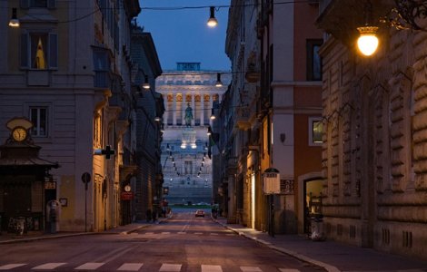 Doua strazi din Roma, vandalizate. Primar: "Un fapt rusinos. Vom curata imediat"