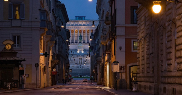 Doua strazi din Roma, vandalizate. Primar: "Un fapt rusinos. Vom curata imediat"