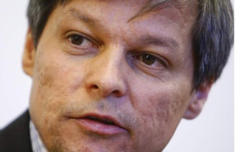 Ciolos, cel mai bine cotat politician roman pentru functia de comisar