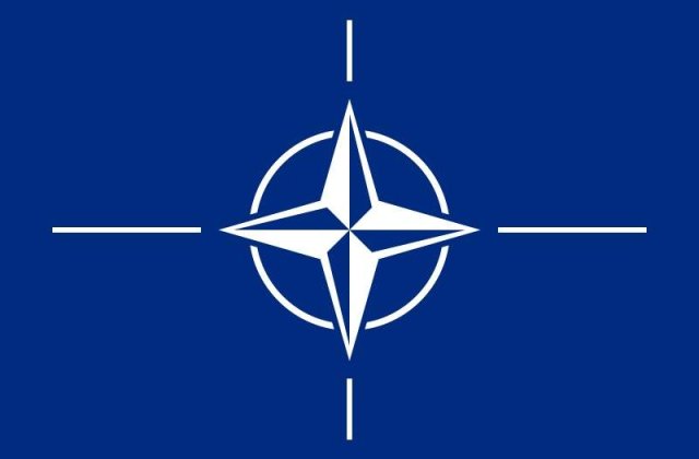 Atentat sinucigas la o baza NATO din estul Afganistanului
