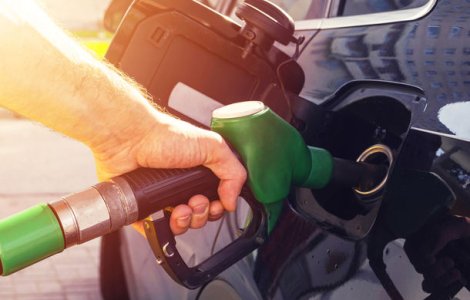 Supraaciza la carburanti va fi eliminata: preturile ar trebui sa scada cu circa 0.3 lei pe litru