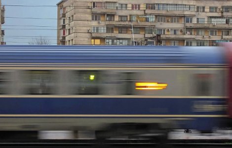 Tanara de 20 de ani din Galati, ranita grav dupa ce a sarit dintr-un tren in miscare