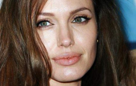 VIDEO: Schimbul, cel mai recent film cu Angelina Jolie