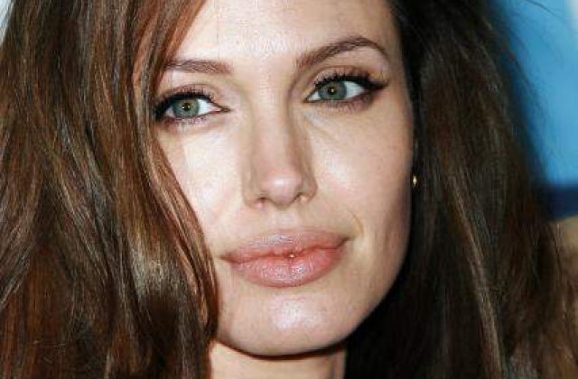 VIDEO: Schimbul, cel mai recent film cu Angelina Jolie