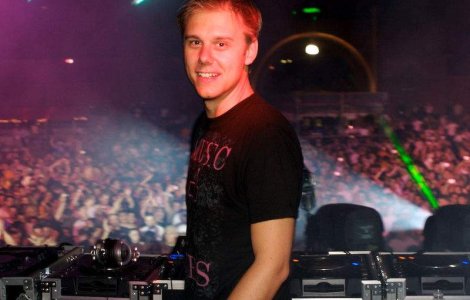 Armin van Buuren, desemnat cel mai bun DJ din lume