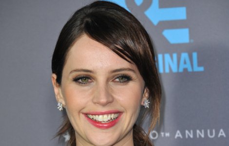 Actrita Felicity Jones asteapta primul copil