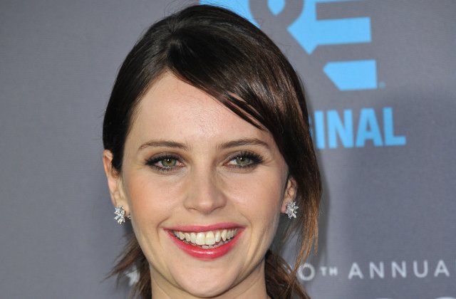 Actrita Felicity Jones asteapta primul copil