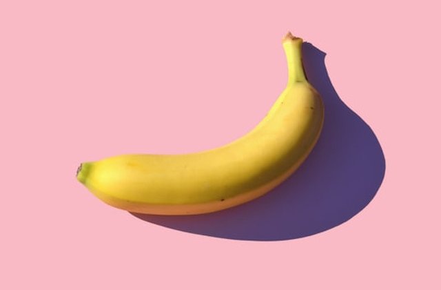 O banana a ajuns sa coste 120.000 de dolari, dupa ce a fost expusa intr-o galerie de arta