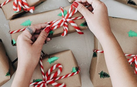 Cati bani cheltuie romanii pe cadourile de Mos Nicolae