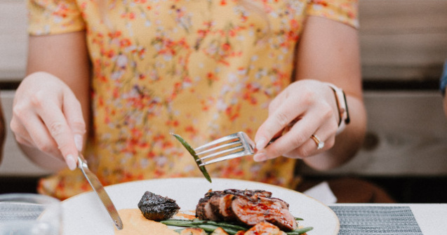  Top  Cum sa te abtii de la mancare: 6 trucuri de pus in aplicare in orice moment al zilei, pentru a nu te ingrasa