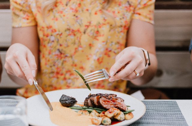 Cum sa te abtii de la mancare: 6 trucuri de pus in aplicare in orice moment al zilei, pentru a nu te ingrasa