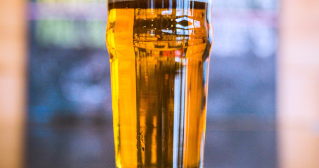 Consumul moderat de bere poate ajuta organismul sa isi revina dupa efo