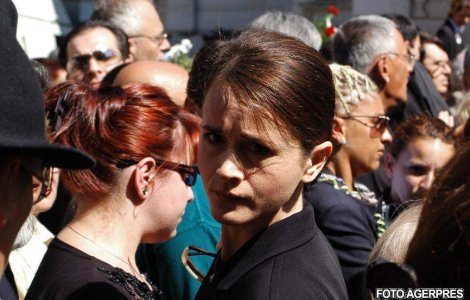 Mamica full-time. Madalina Manole si-a micsorat ratia de somn de cand a nascut