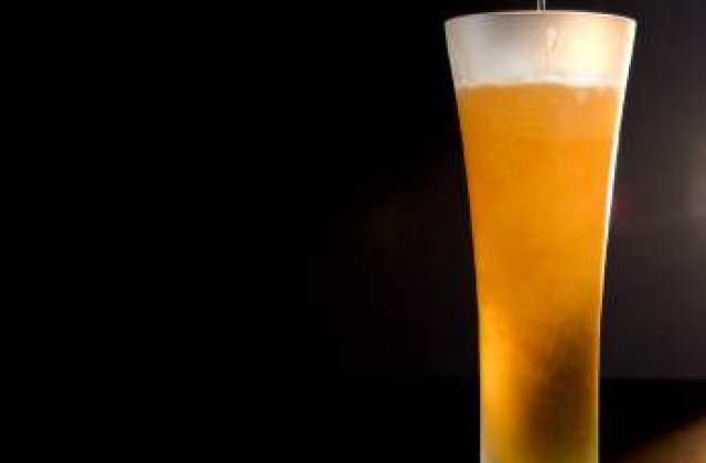 In Anglia, enoriasii sunt atrasi la biserici cu promisiunea ca vor primi bere gratis