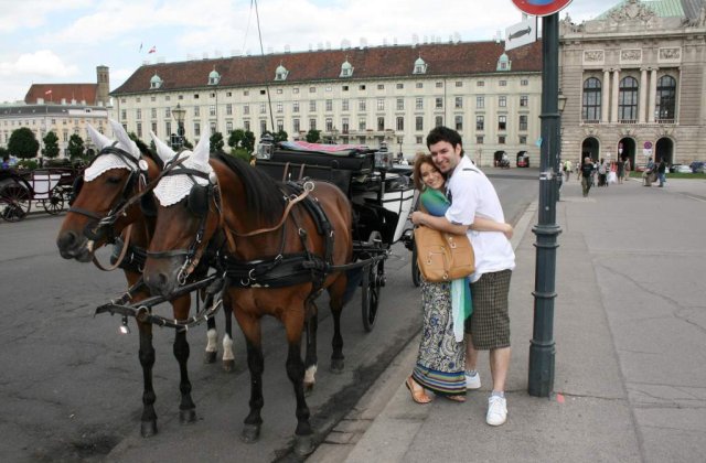 Laura Cosoi si Smiley, vacanta spontana la Viena