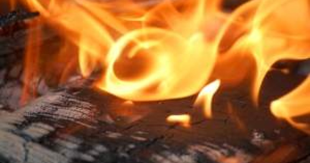 Explozie intr-un bloc din Targu Carbunesti. Doua persoane, ranite grav