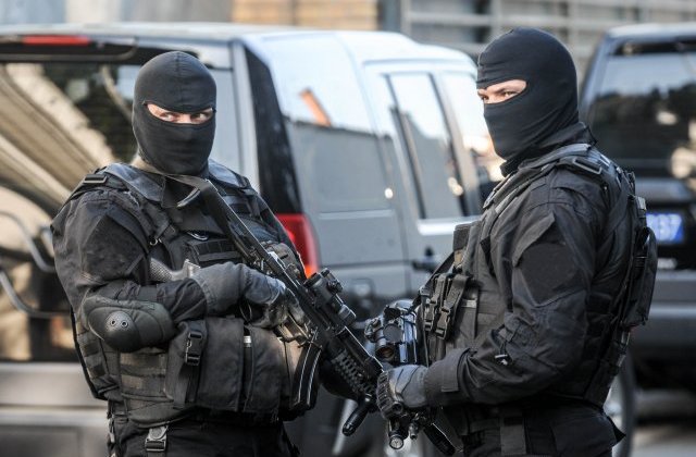 Cel putin sase morti intr-un atac armat la un spital din Cehia