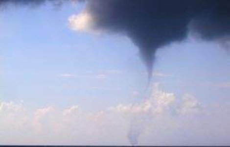 Uraganul Sandy ajunge in Cuba, dupa ce a traversat Jamaica