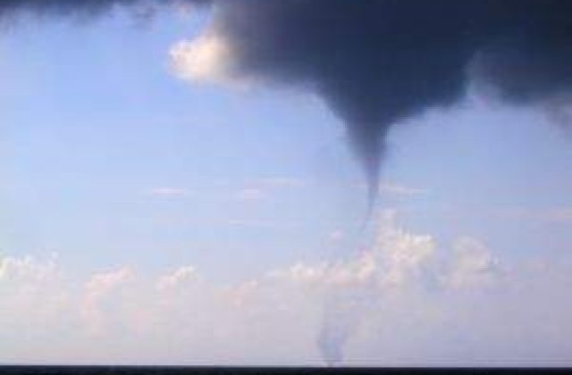 Uraganul Sandy ajunge in Cuba, dupa ce a traversat Jamaica