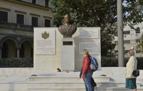 Piateta Regelui, inaugurata de primarul Sorin Oprescu in prezenta Regelui Mihai