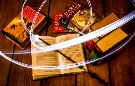 Un volum Harry Potter, cu autograf, a fost vandut cu 2.300 lire sterli