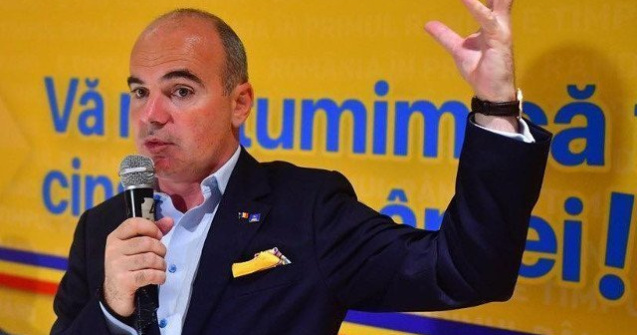 Rares Bogdan sare in apararea lui Marian "Ceausescu"
