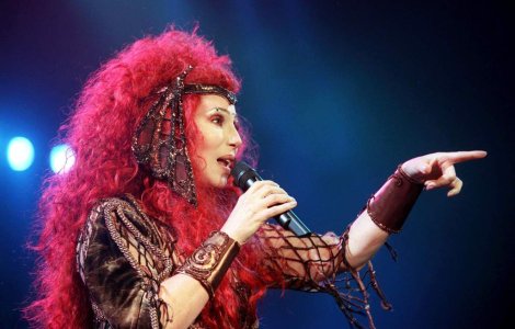 Cher, alaturi de Christina Aguilera in musicalul &#39;Burlesque&#39;