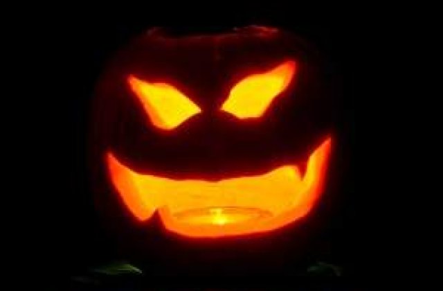 Cele mai amuzante idei de costume de Halloween care nu te costa (mai) NIMIC