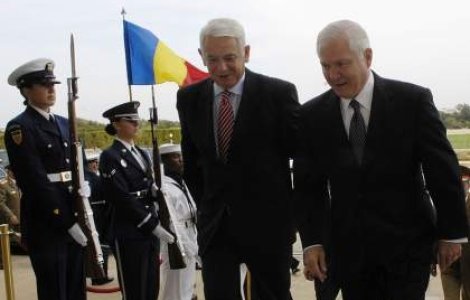 Melescanu, atacat de Antonescu: Trebuia sa spuna ca nu a fost o lovitura de stat