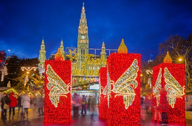 Bucurestiul, mai bogat decat Viena? Decoratiunile din Capitala au costat dublu. Oficiali austrieci: "Incercam sa economisim"