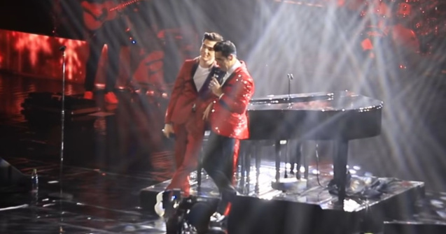 Stefan Banica Jr., duet cu fiul sau, intr-un concert/ VIDEO