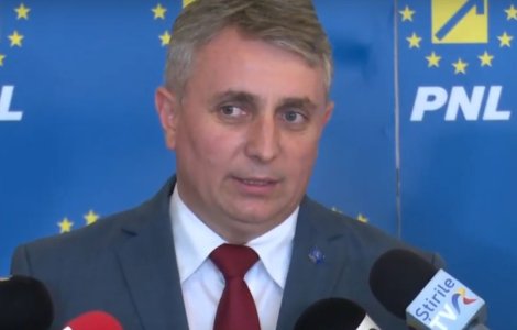 Bode, catre sefi de institutii: Sa faca un pas in lateral