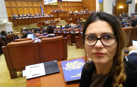 Un senator USR vrea sa propuna retragerea sprijinului pentru Guvernul