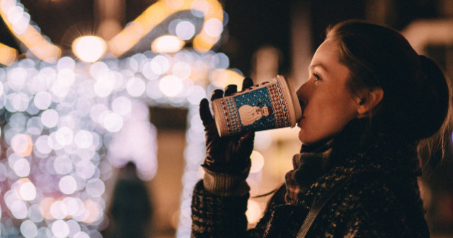  Top  10+1 lucruri pe care le poți face dacă ești singur de Crăciun