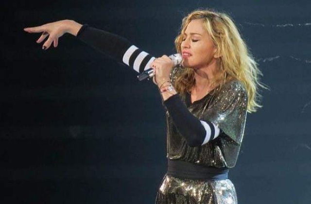[VIDEO] Madonna, huiduita pentru mesajul ei politic