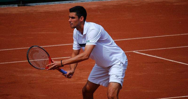 Hanescu profita de retragerea lui Federer din turneul de la Paris