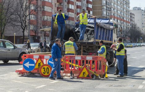 61% din lungimea retelei rutiere a Romaniei are durata de functionare expirata: "Intreaga retea risca sa fie distrusa"